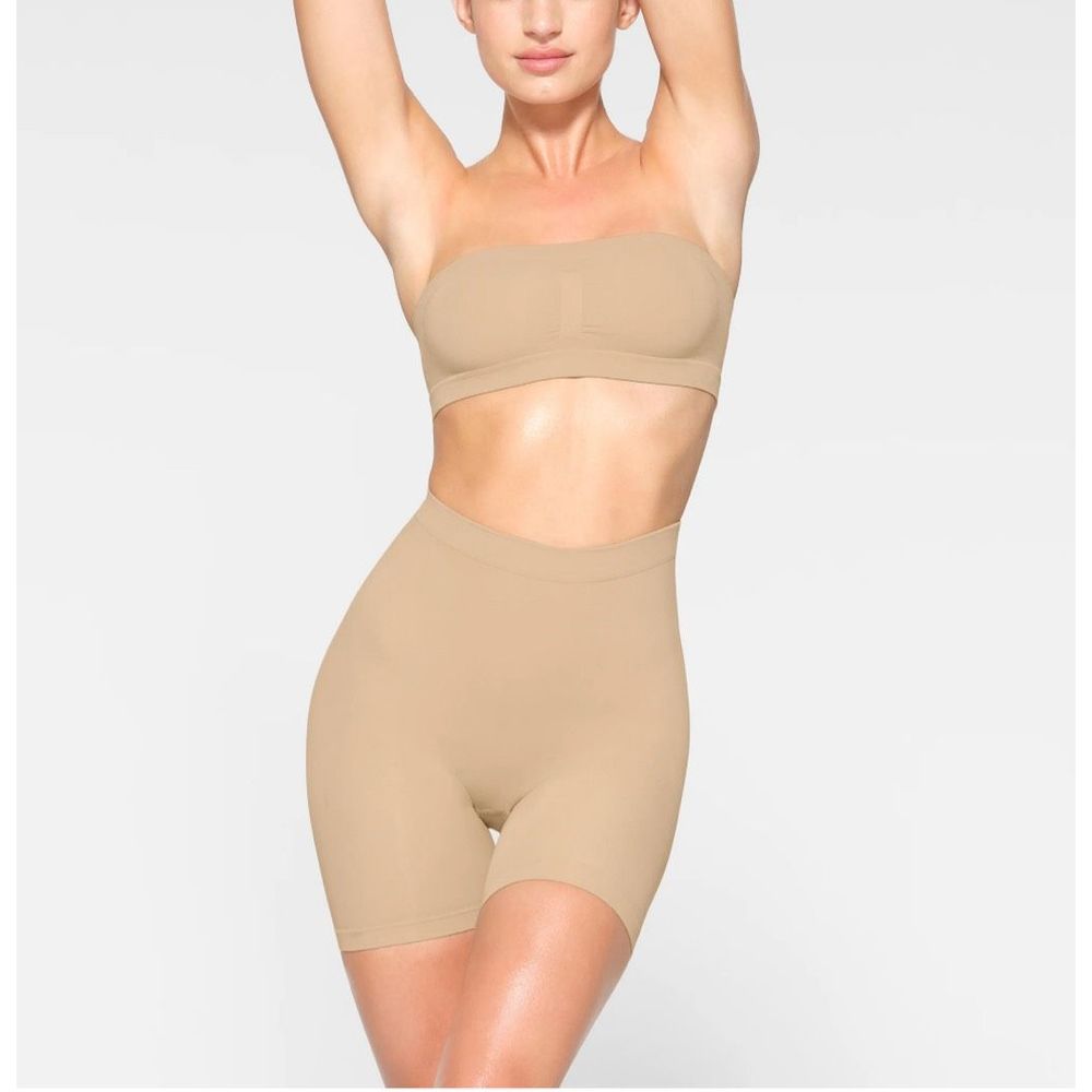 SKIMS Seamless Sculpt Bandeau Sand Size M